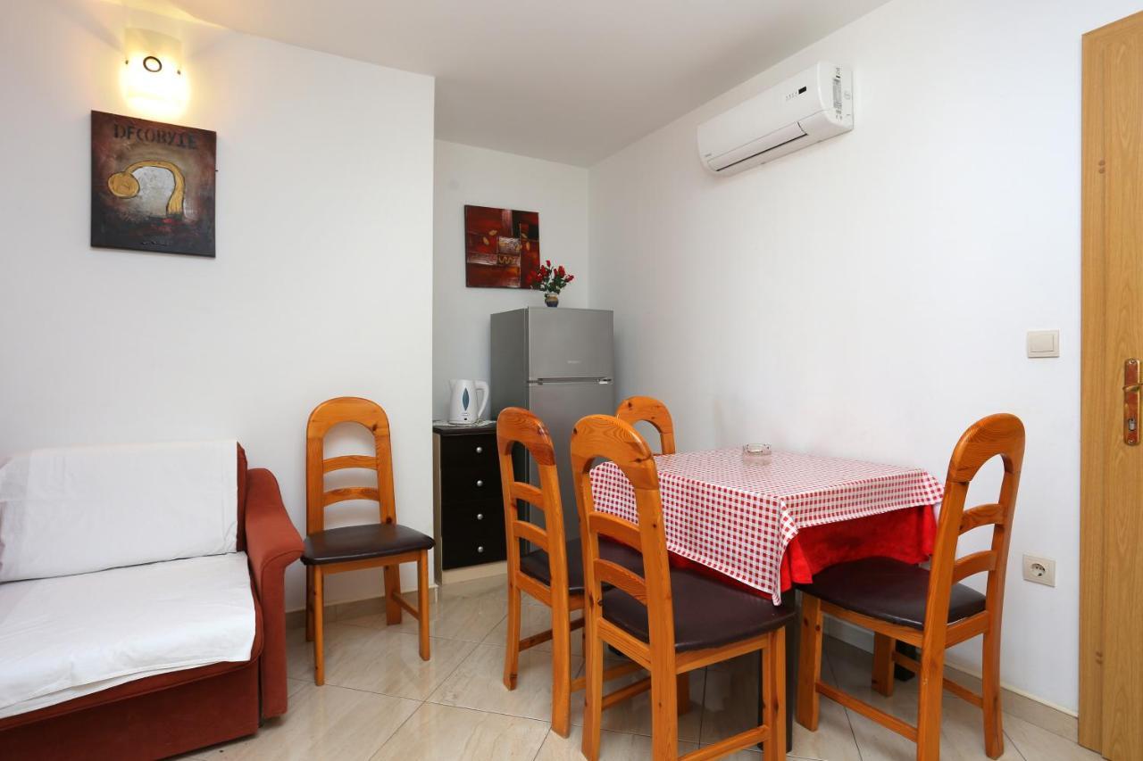 Apartments By The Sea Zivogosce - Porat, Makarska - 18218 Igrane Bagian luar foto